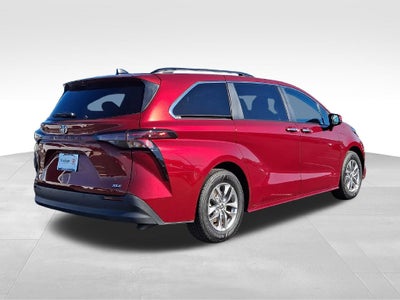 2026 Toyota Sienna XLE 8 Passenger