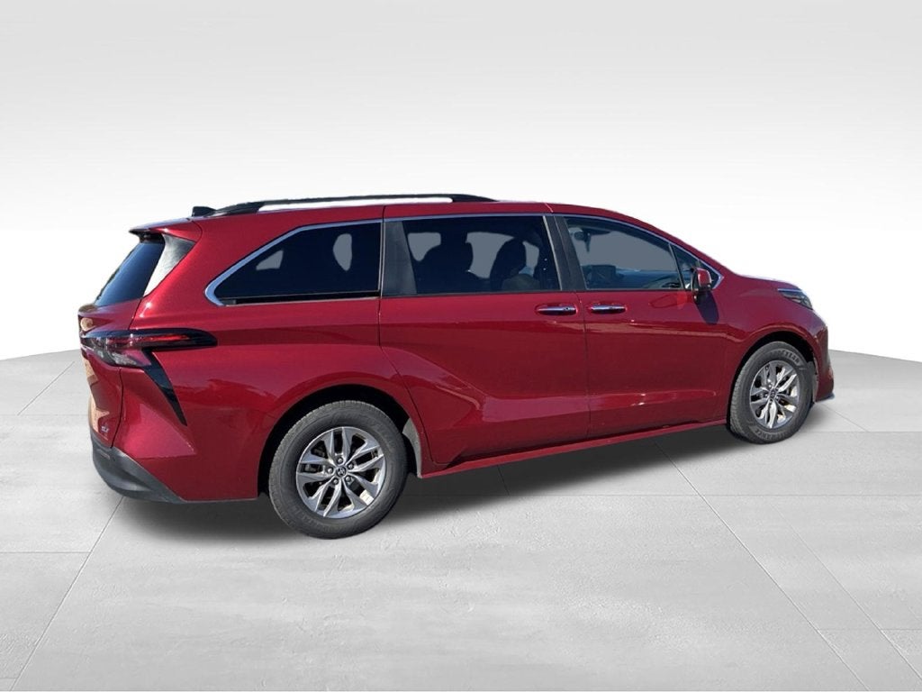 2026 Toyota Sienna XLE 8 Passenger