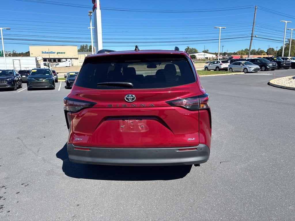2026 Toyota Sienna XLE 8 Passenger