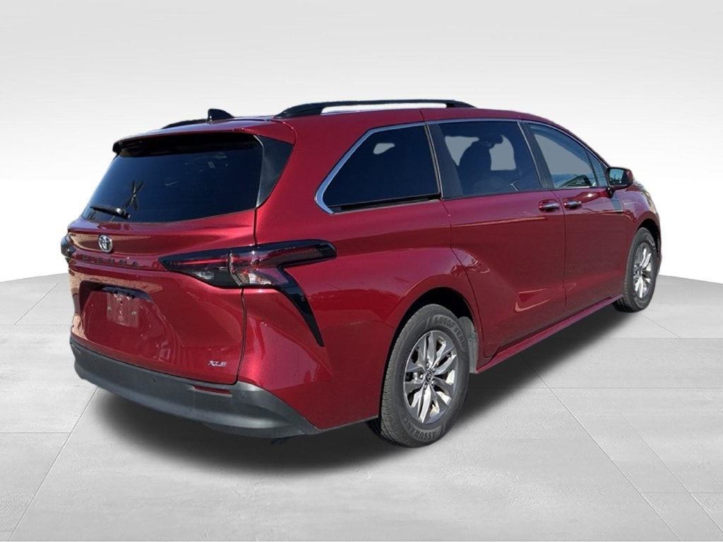 2026 Toyota Sienna XLE 8 Passenger