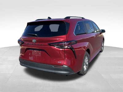 2026 Toyota Sienna XLE 8 Passenger