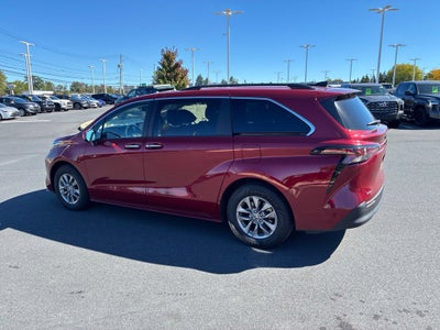 2026 Toyota Sienna XLE 8 Passenger