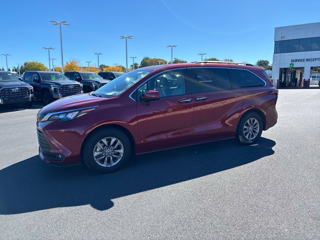 2026 Toyota Sienna XLE 8 Passenger