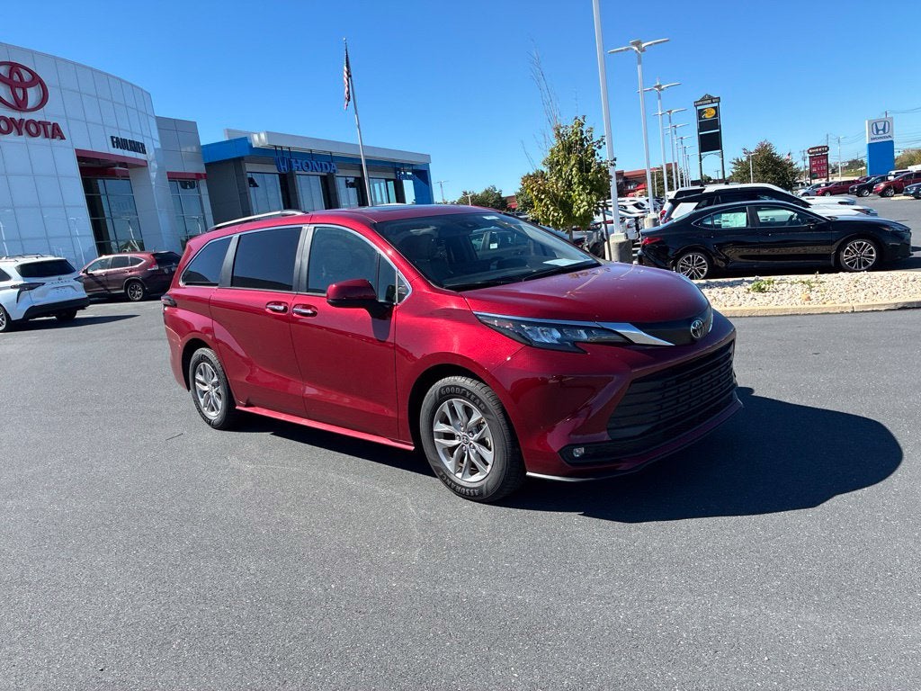 2026 Toyota Sienna XLE 8 Passenger