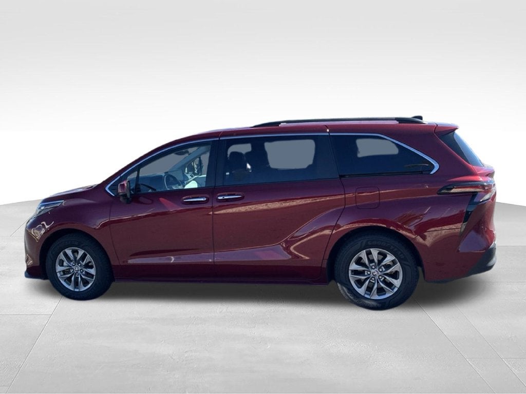 2026 Toyota Sienna XLE 8 Passenger