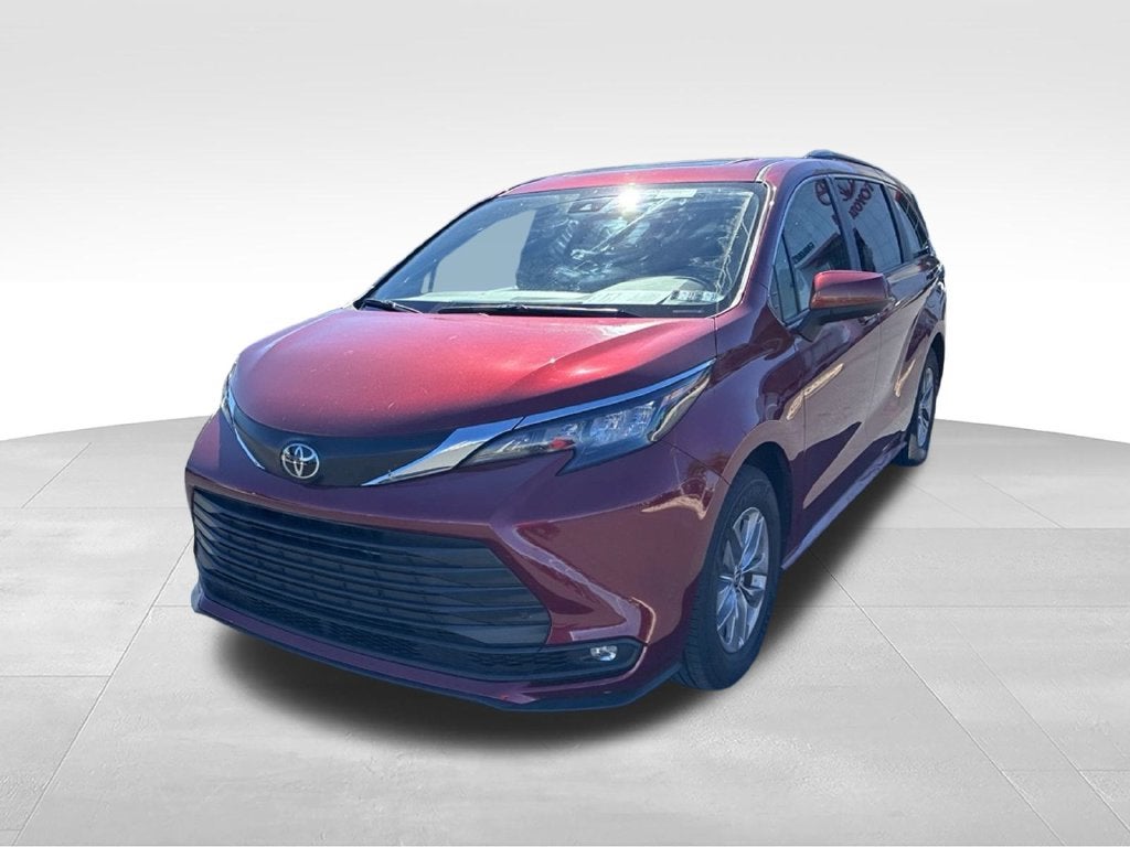2026 Toyota Sienna XLE 8 Passenger