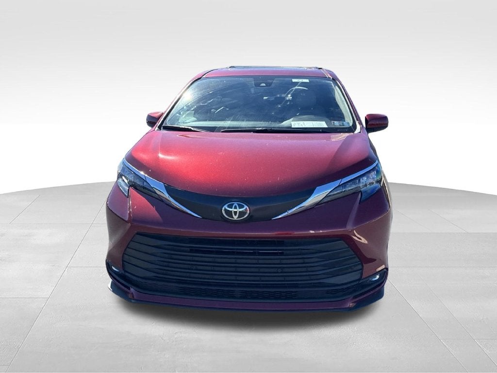 2026 Toyota Sienna XLE 8 Passenger