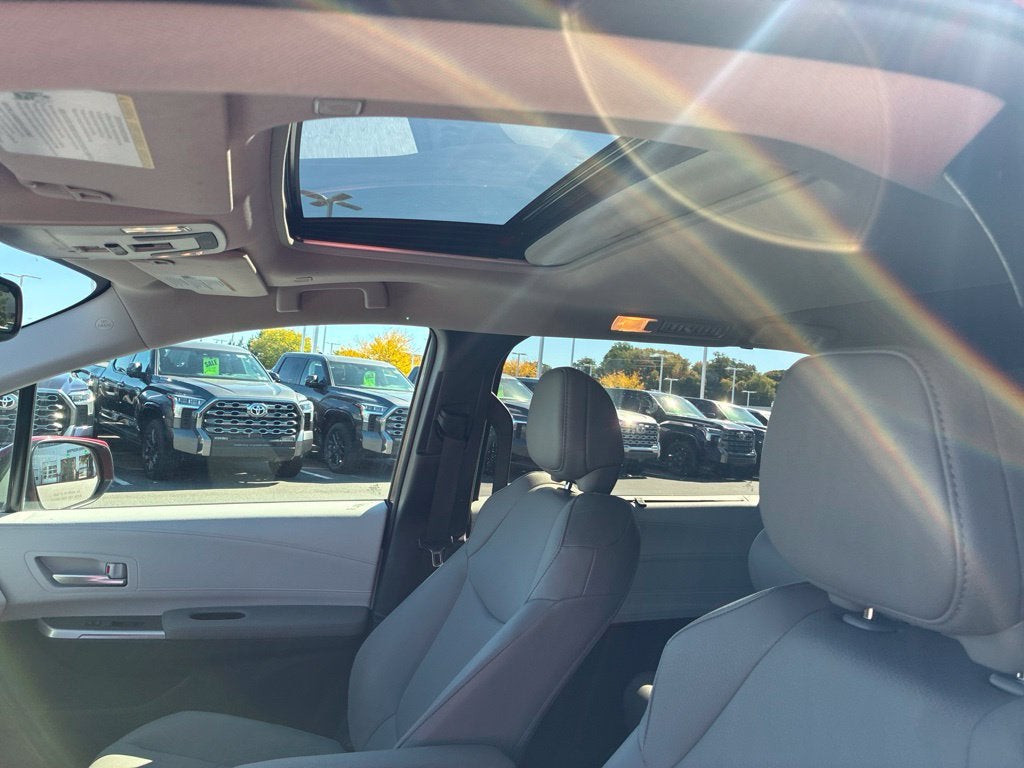 2026 Toyota Sienna XLE 8 Passenger