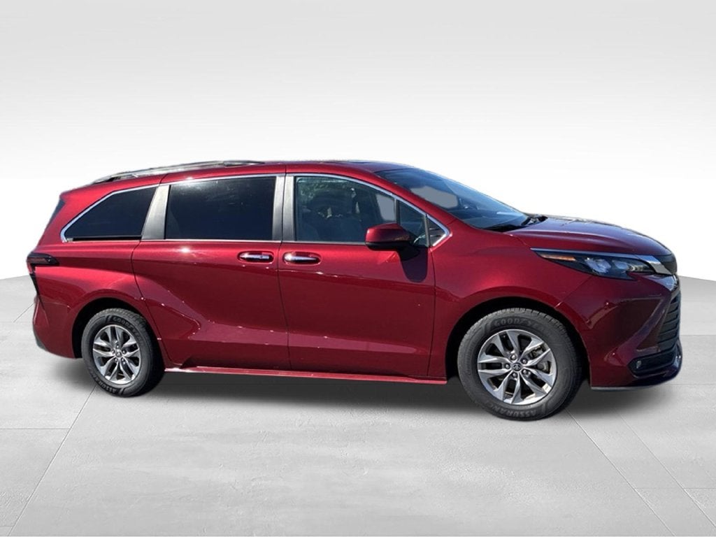 2026 Toyota Sienna XLE 8 Passenger