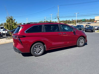 2026 Toyota Sienna XLE 8 Passenger