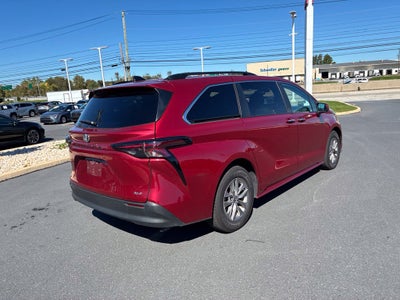 2026 Toyota Sienna XLE 8 Passenger