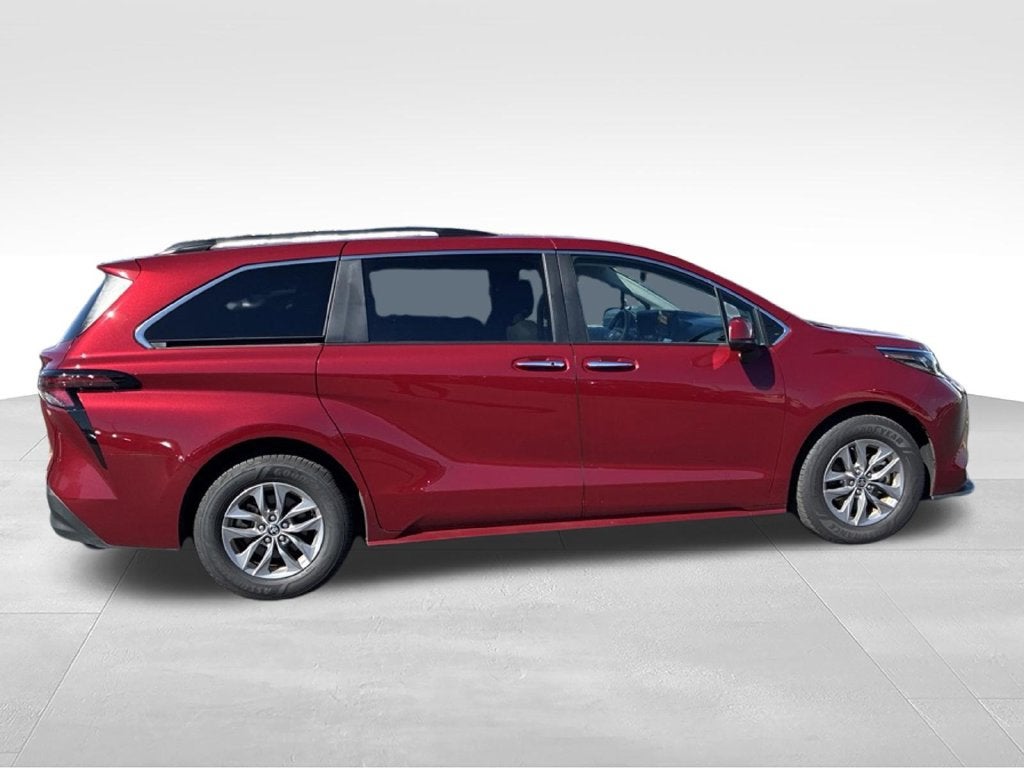 2026 Toyota Sienna XLE 8 Passenger