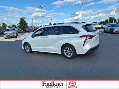2022 Toyota Sienna XLE AWD 7-Passenger (Natl)