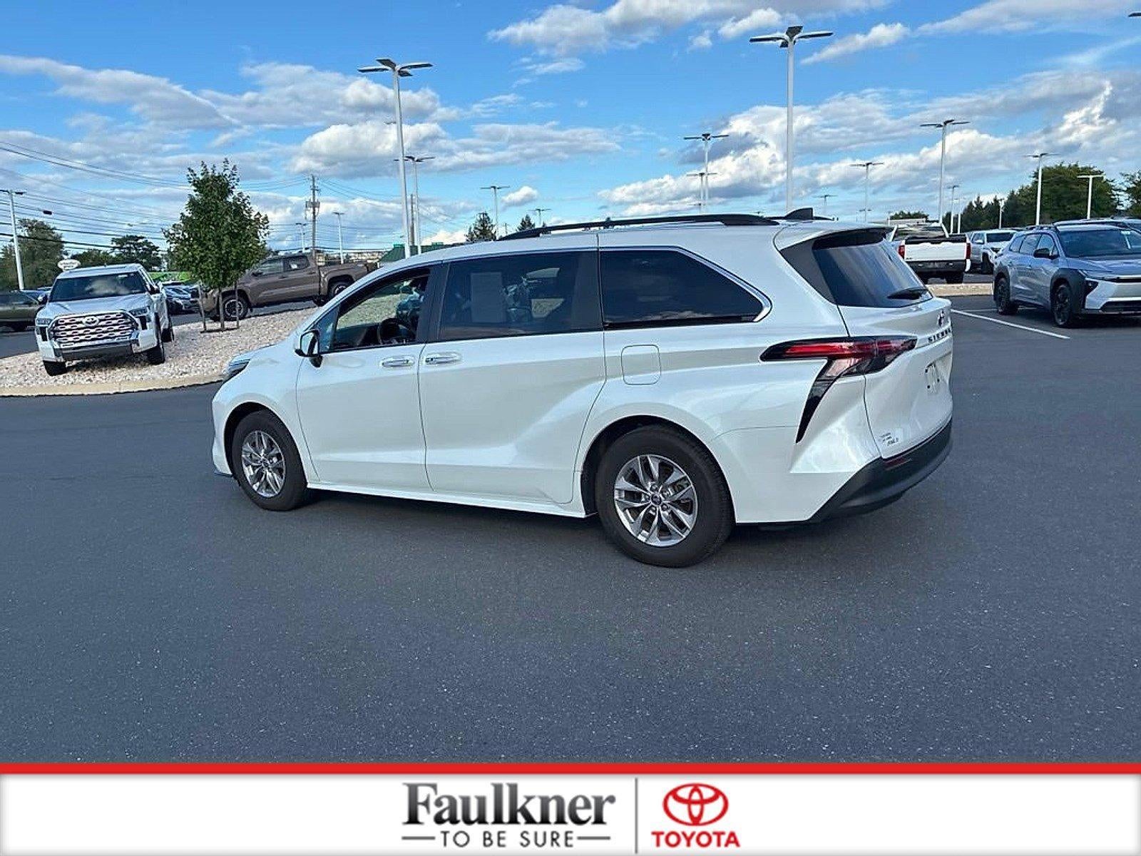 2022 Toyota Sienna XLE AWD 7-Passenger (Natl)