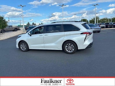 2022 Toyota Sienna XLE AWD 7-Passenger (Natl)