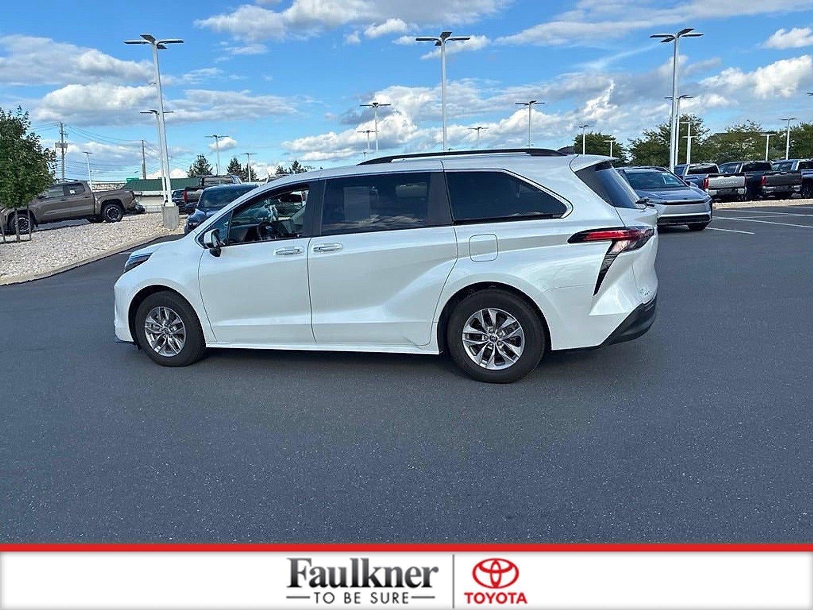 2022 Toyota Sienna XLE AWD 7-Passenger (Natl)