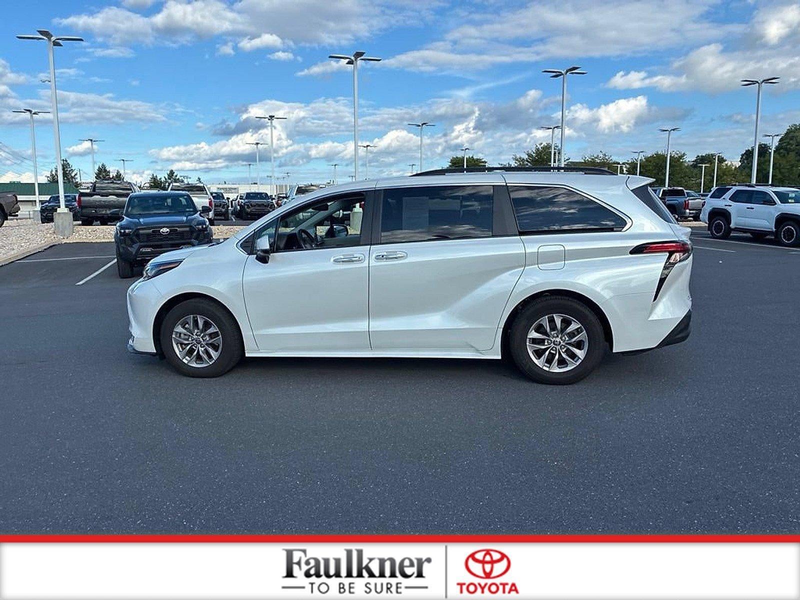 2022 Toyota Sienna XLE AWD 7-Passenger (Natl)