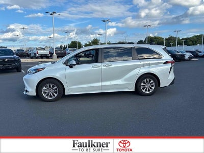 2022 Toyota Sienna XLE AWD 7-Passenger (Natl)