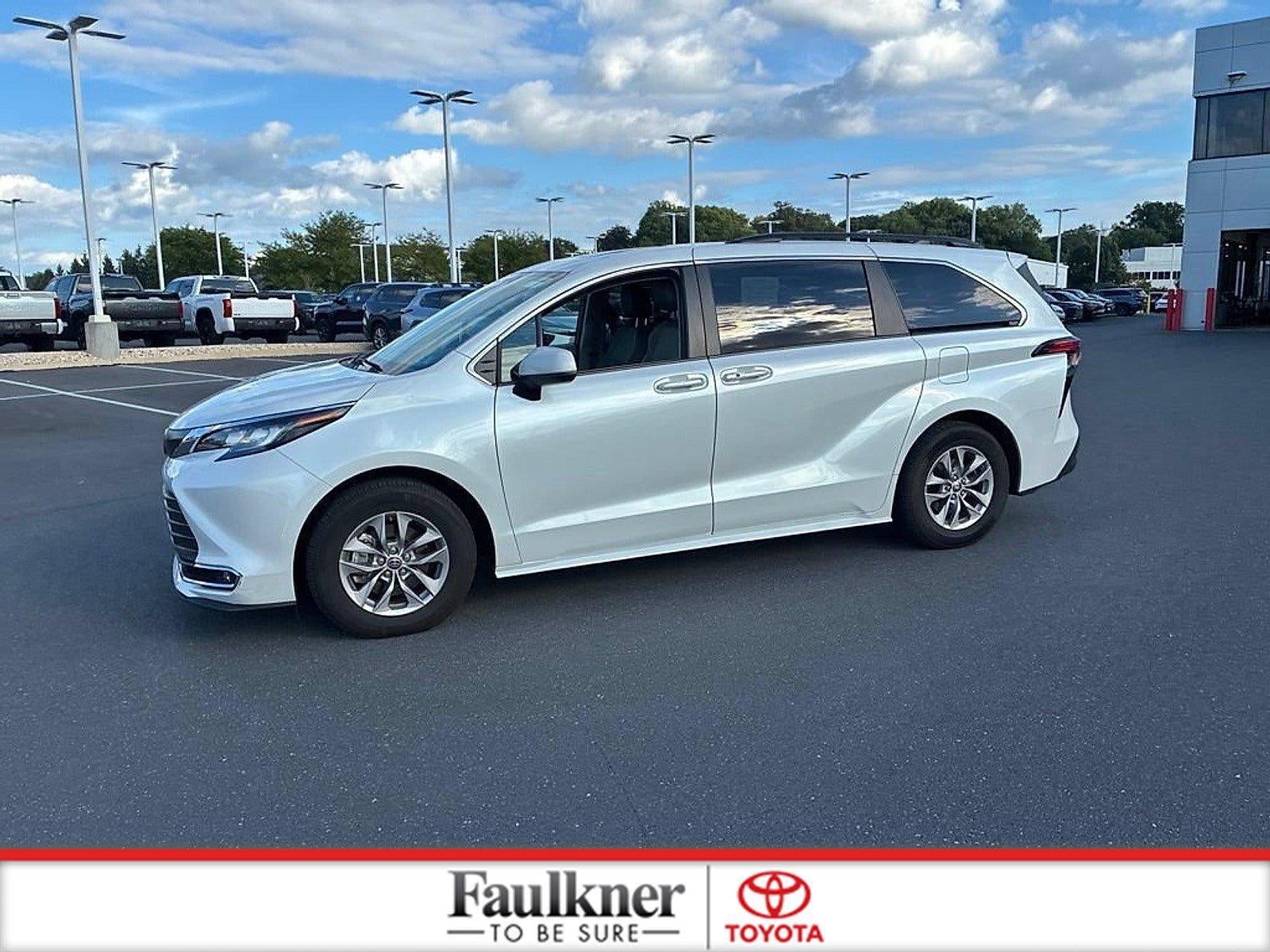 2022 Toyota Sienna XLE AWD 7-Passenger (Natl)