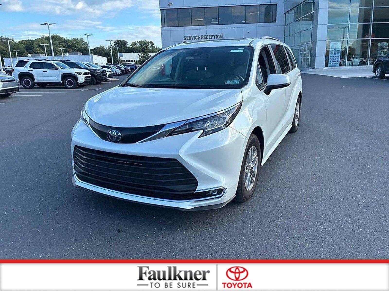 2022 Toyota Sienna XLE AWD 7-Passenger (Natl)