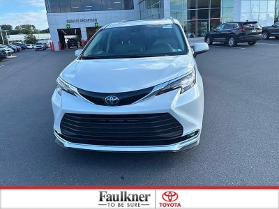 2022 Toyota Sienna XLE AWD 7-Passenger (Natl)
