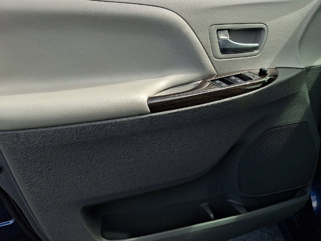 2020 Toyota Sienna XLE 7 Passenger