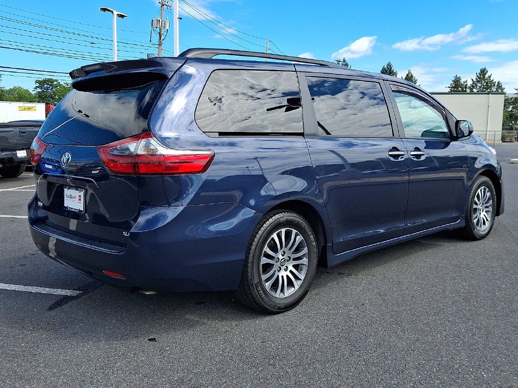 2020 Toyota Sienna XLE 7 Passenger