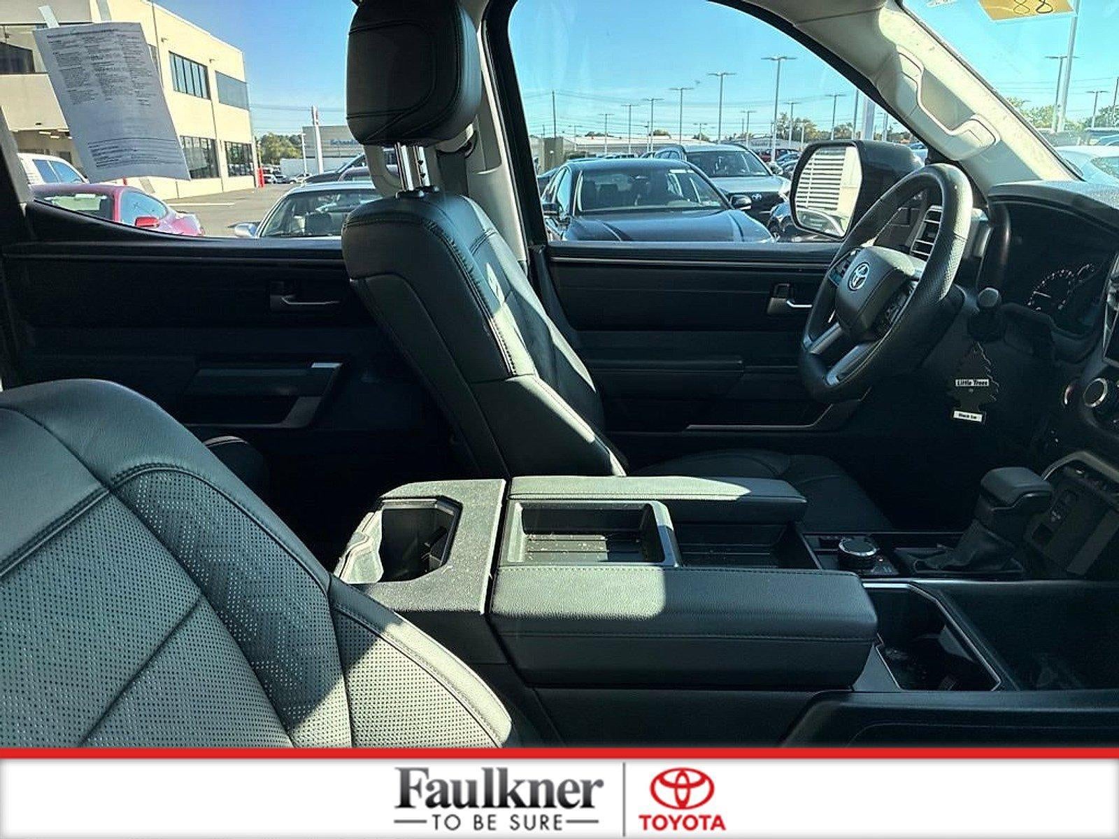 2022 Toyota Tundra 4WD 4WD SR5 CrewMax 5.5' Bed (SE)