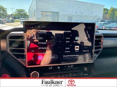 2022 Toyota Tundra 4WD 4WD SR5 CrewMax 5.5' Bed (SE)