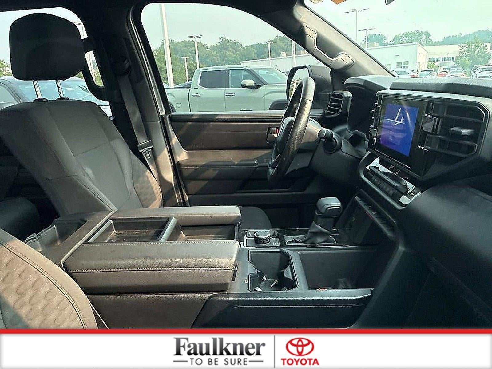 2025 Toyota Tundra 4WD 4WD SR5 CrewMax 5.5' Bed (SE)