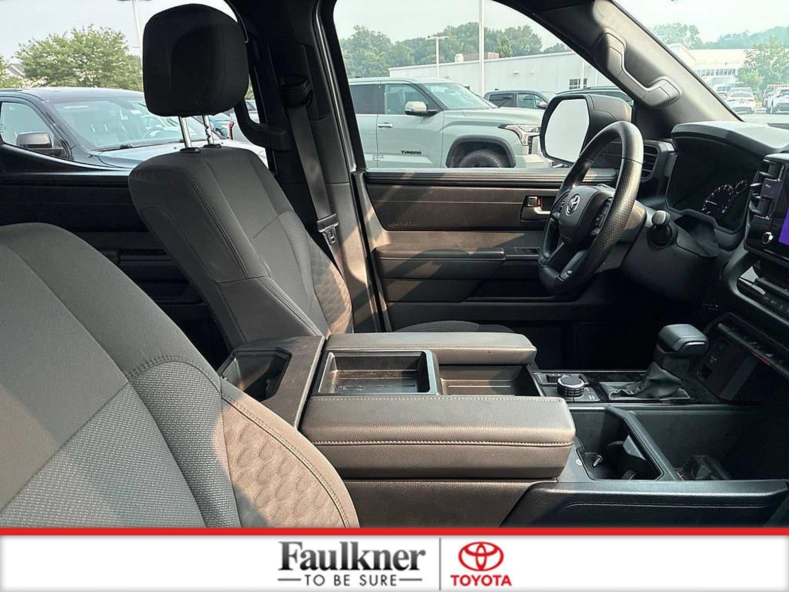 2025 Toyota Tundra 4WD 4WD SR5 CrewMax 5.5' Bed (SE)
