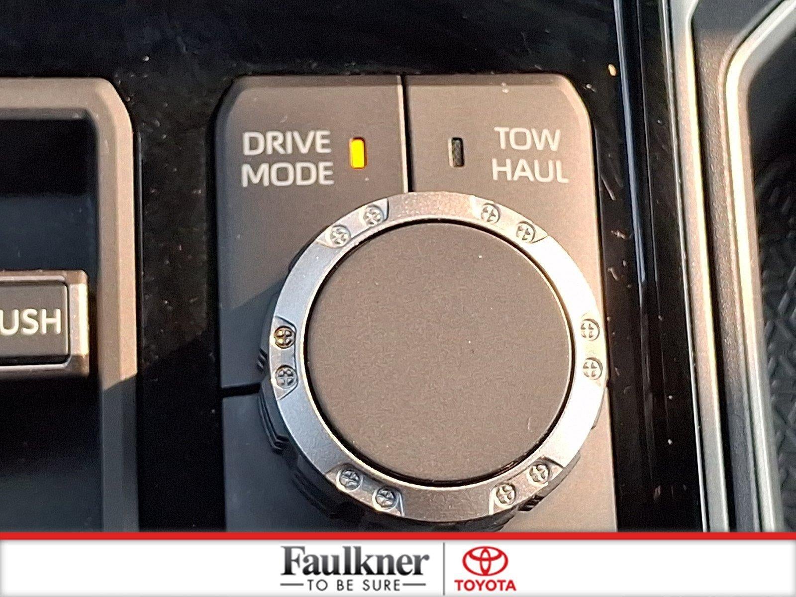 2025 Toyota Tundra 4WD 4WD SR5 CrewMax 5.5' Bed (SE)