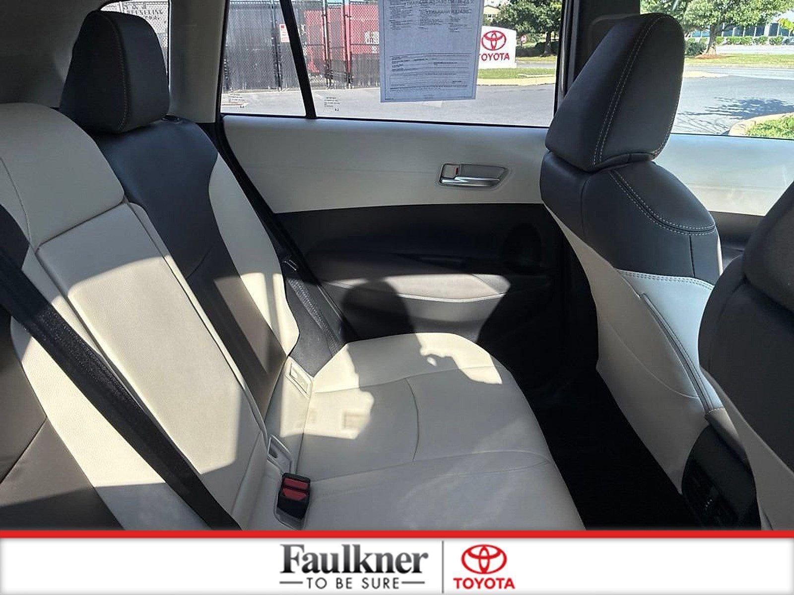 2024 Toyota Corolla Cross XLE 4WD (Natl)