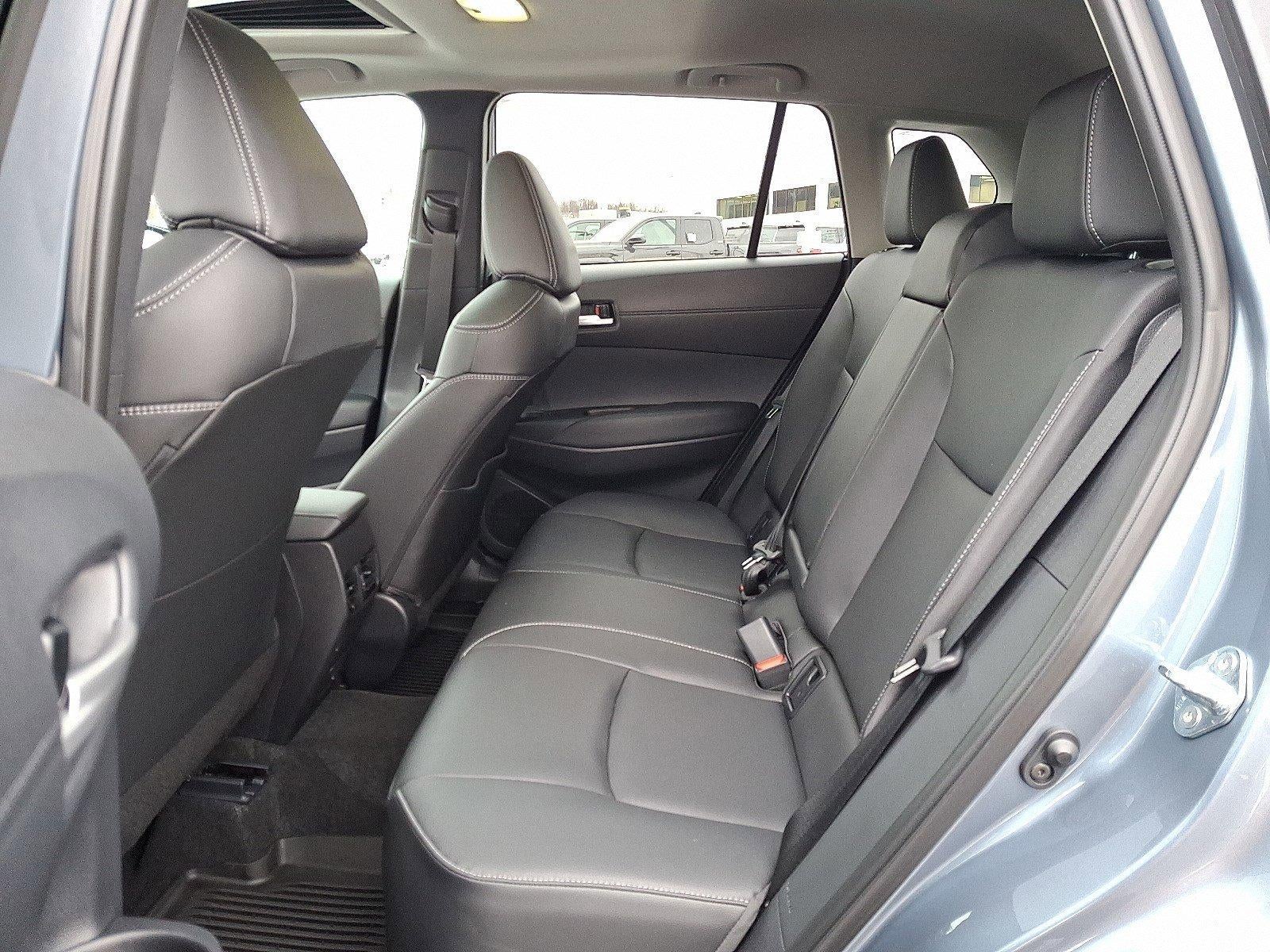 2025 Toyota Corolla Cross XLE 4WD (Natl)