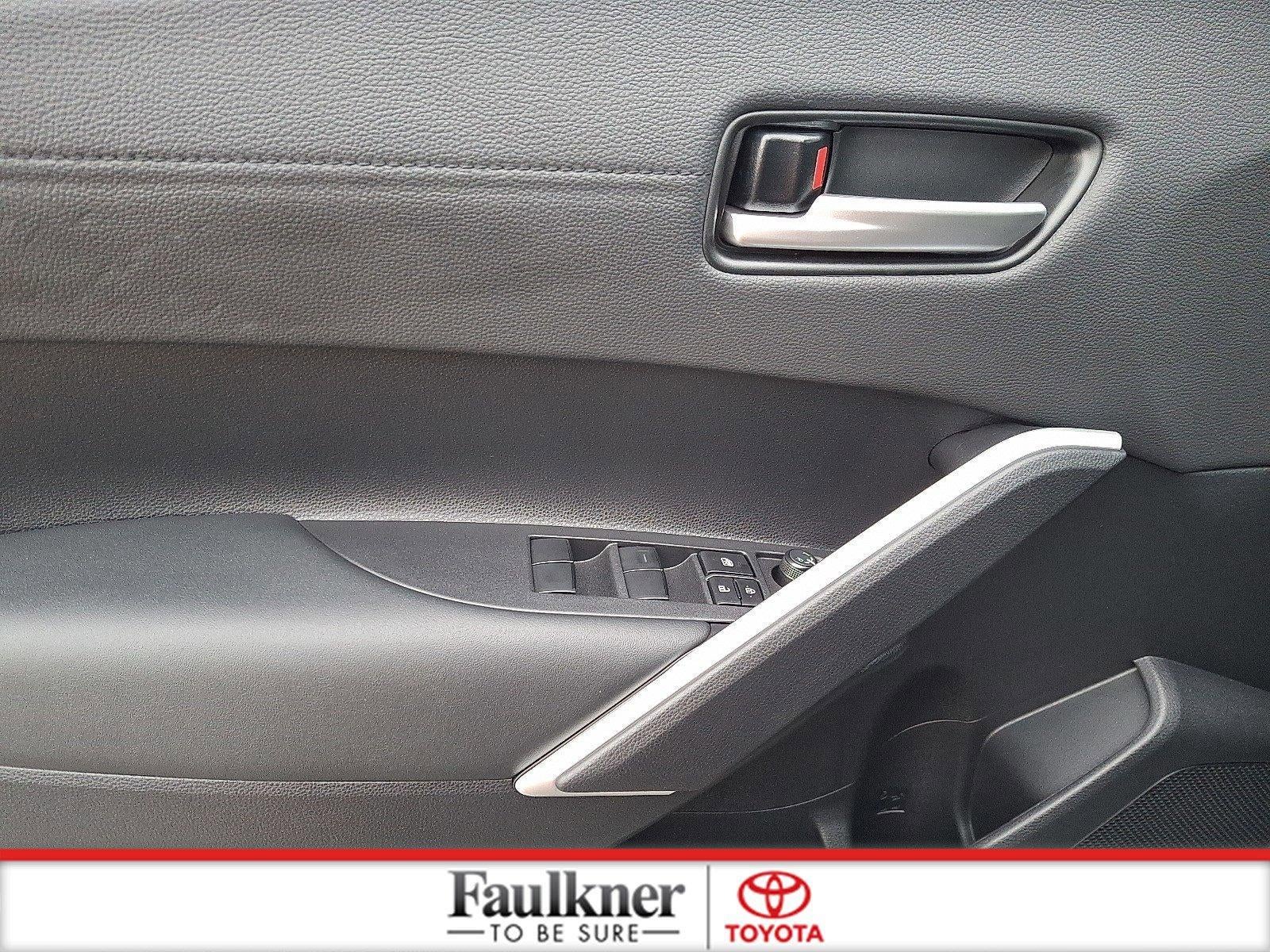 2025 Toyota Corolla Cross XLE 4WD (Natl)