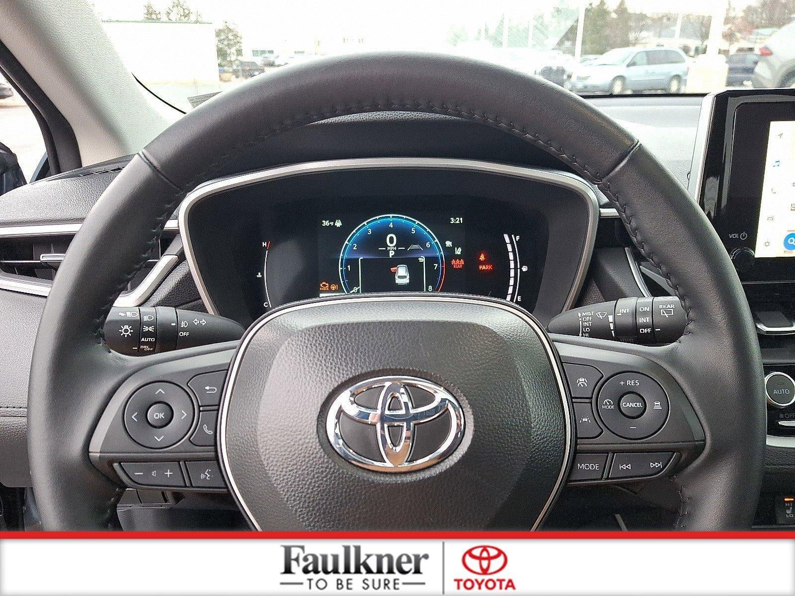 2025 Toyota Corolla Cross XLE 4WD (Natl)