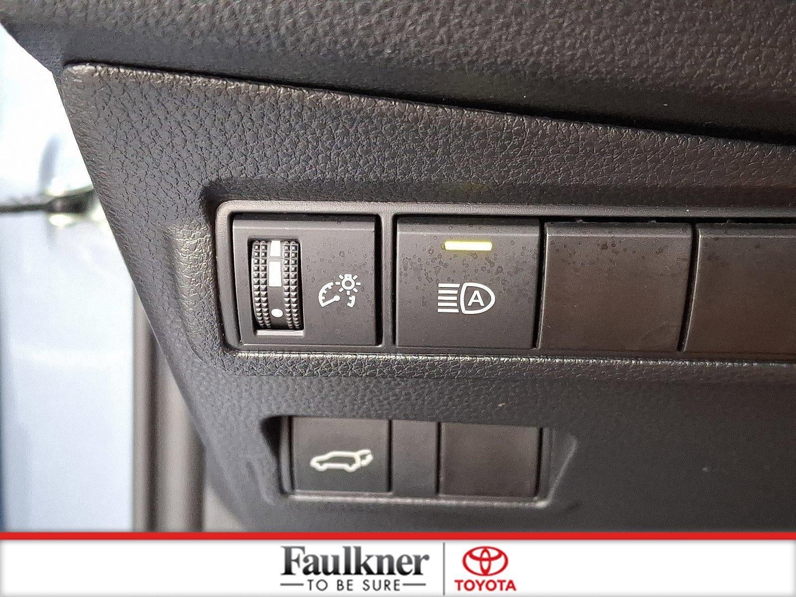 2025 Toyota Corolla Cross XLE 4WD (Natl)