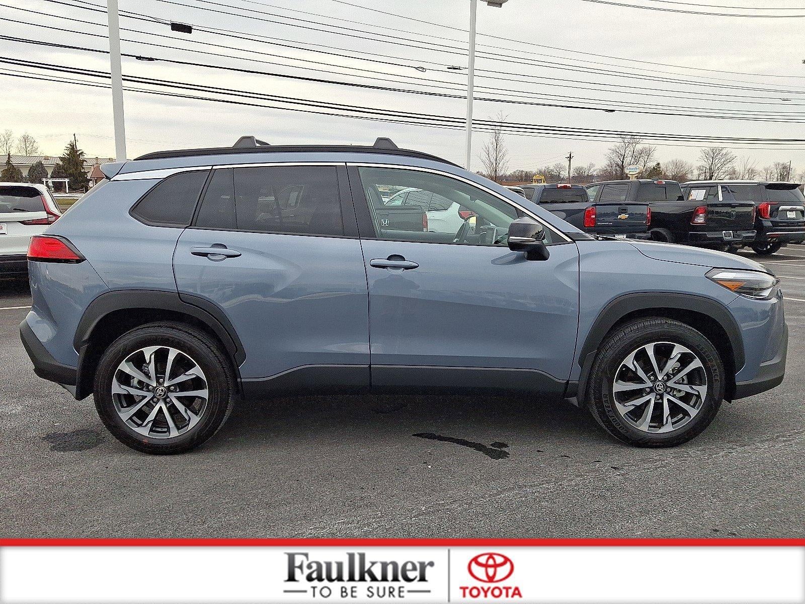 2025 Toyota Corolla Cross XLE 4WD (Natl)