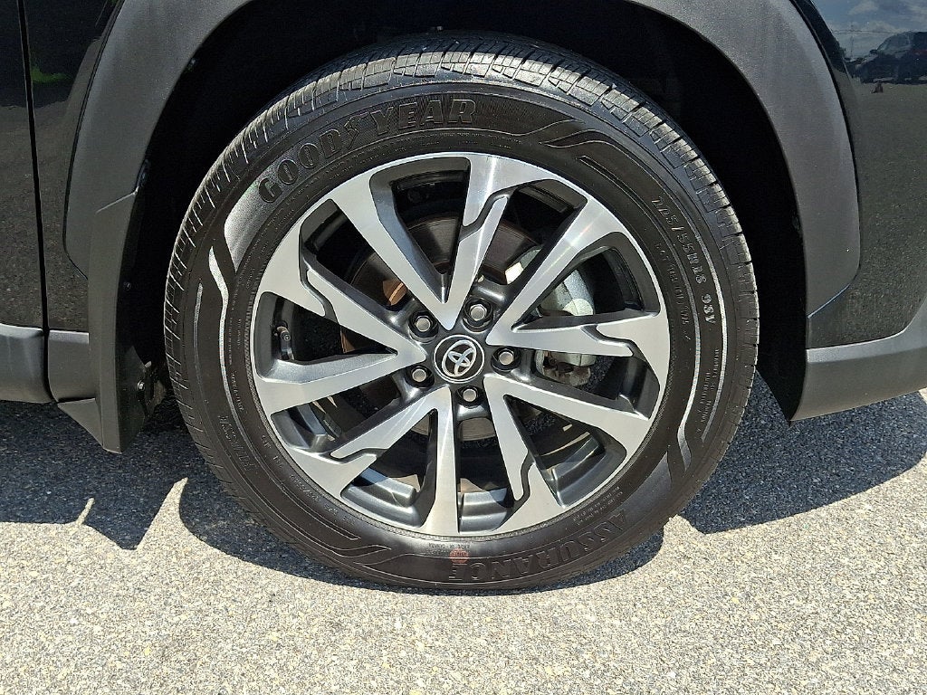 2025 Toyota Corolla Cross XLE CERTIFIED