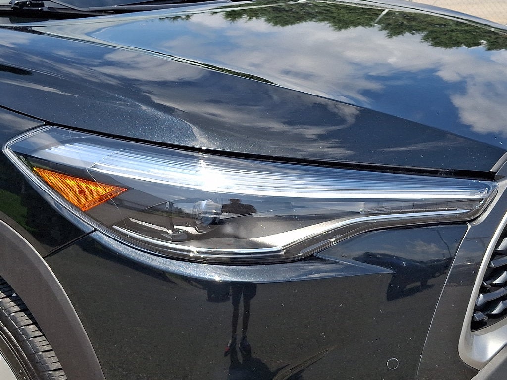 2025 Toyota Corolla Cross XLE CERTIFIED