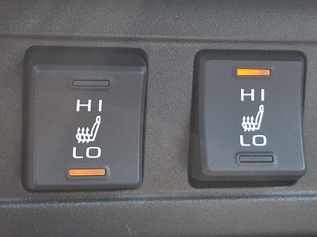 2025 Toyota Corolla Cross XLE CERTIFIED
