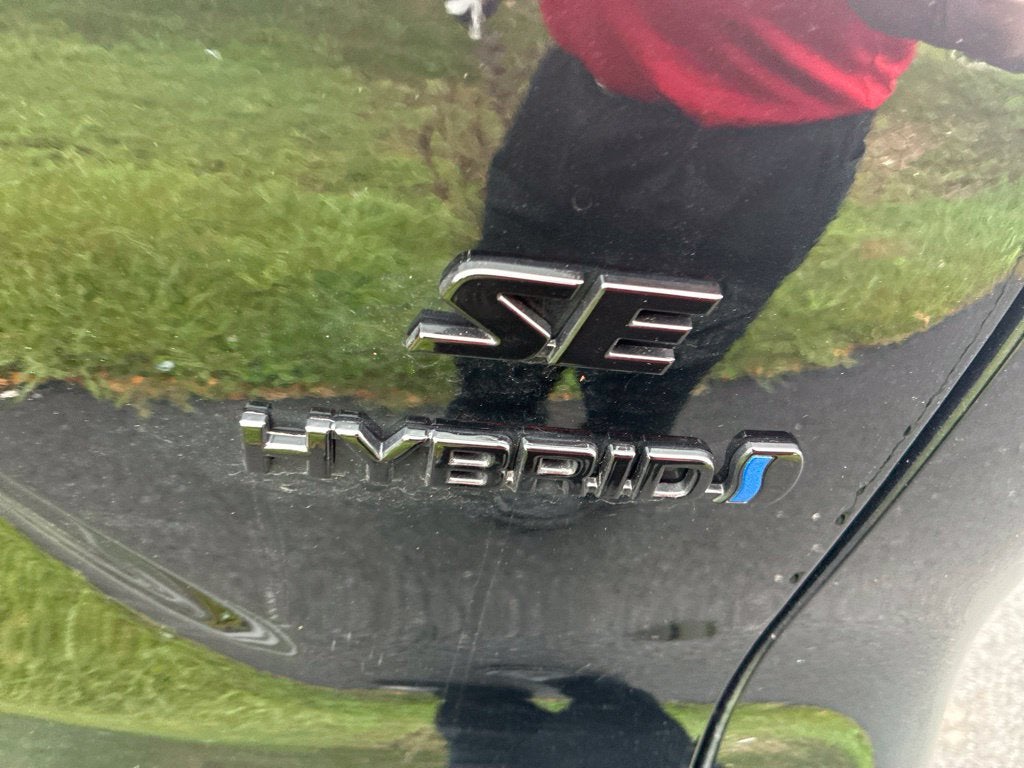 2024 Toyota Corolla Cross Hybrid SE CERTIFIED