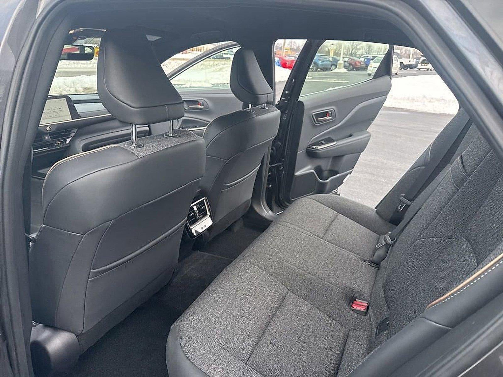 2024 Toyota Crown XLE AWD (Natl)