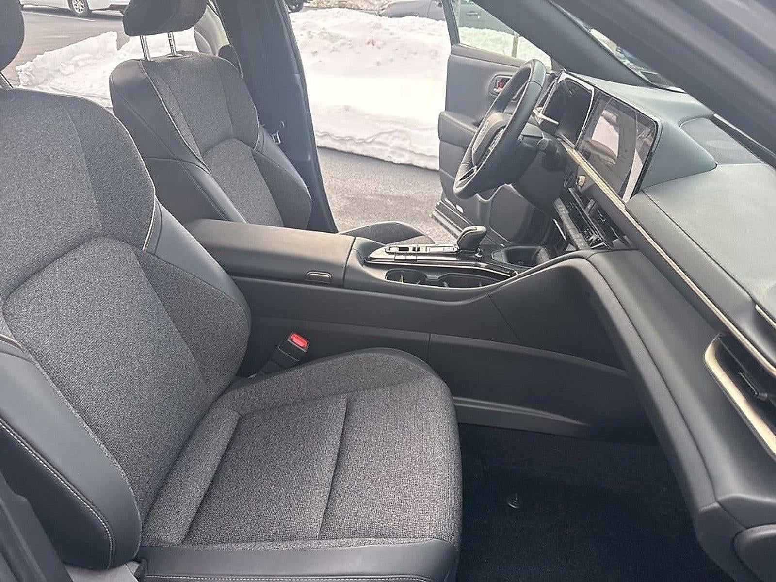 2024 Toyota Crown XLE AWD (Natl)