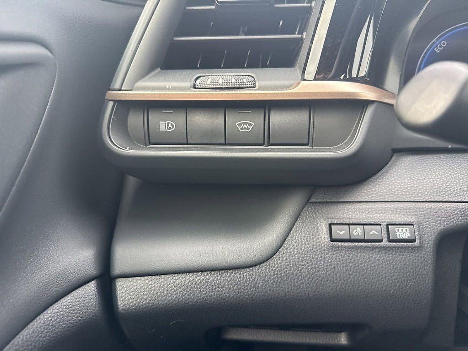 2024 Toyota Crown XLE AWD (Natl)