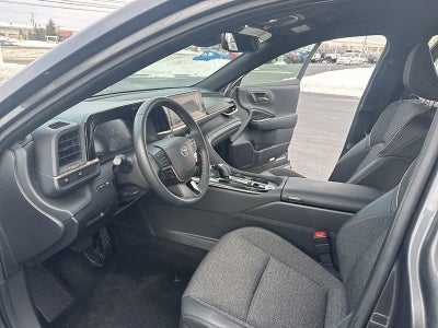 2024 Toyota Crown XLE AWD (Natl)