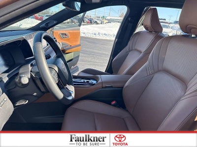 2025 Toyota Crown Signia Limited AWD (Natl)