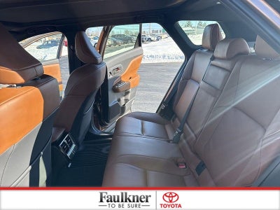 2025 Toyota Crown Signia Limited AWD (Natl)