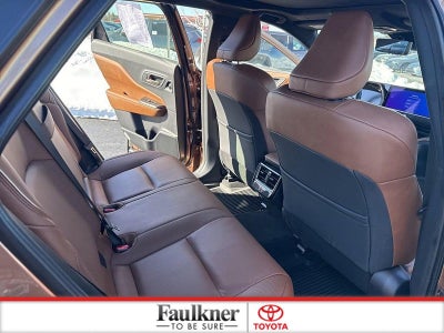 2025 Toyota Crown Signia Limited AWD (Natl)