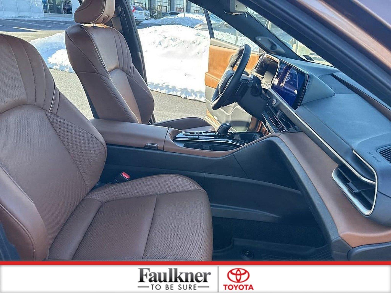 2025 Toyota Crown Signia Limited AWD (Natl)